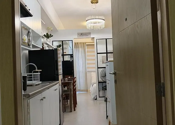 Wifi, Mini Karaoke, Pool, Near Bgc & Naia Apartment
