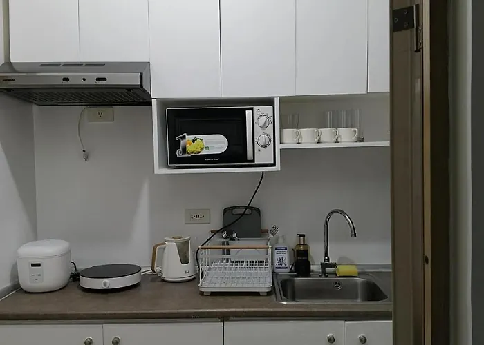 Apartment Wifi, Mini Karaoke, Pool, Near Bgc & Naia Manila